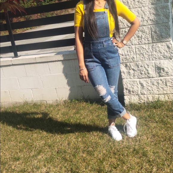 Guess - Picture 5 of 6